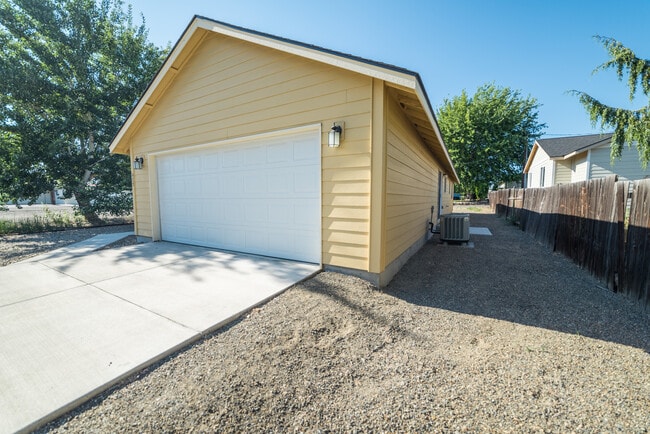 Building Photo - Newer 3 Bedroom Home for Rent