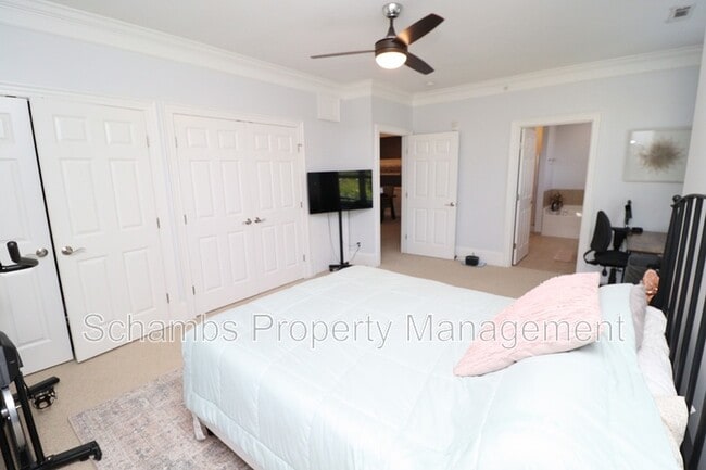 Building Photo - 933 Portstewart Dr
