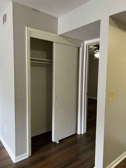 Building Photo - 4440 N 61st St