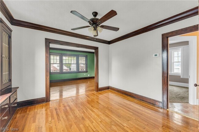 Building Photo - 1467 Larchmont Rd