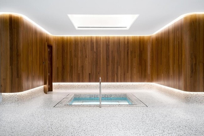 Building Photo - 50 West St