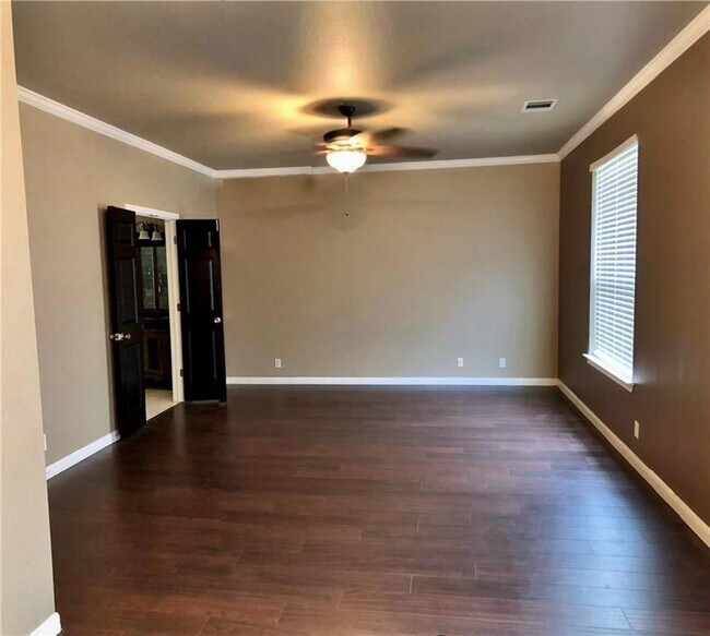 Building Photo - 7021 Albacete Ln