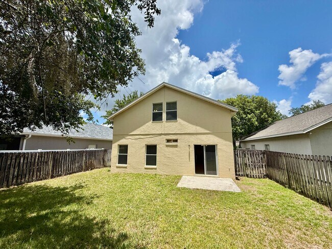 Building Photo - Nice 4/2 Two-Story Home in Seminole County...