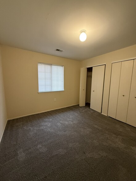 Building Photo - 1257 Oxford Manor Ct