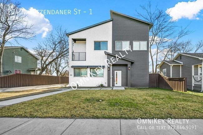 Primary Photo - 204 N Getzendaner St
