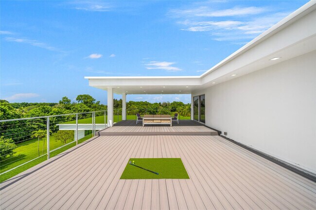 Building Photo - 17250 SW 52nd Ct