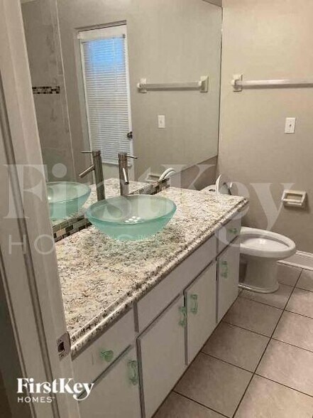 Building Photo - 9890 Laketree Ct