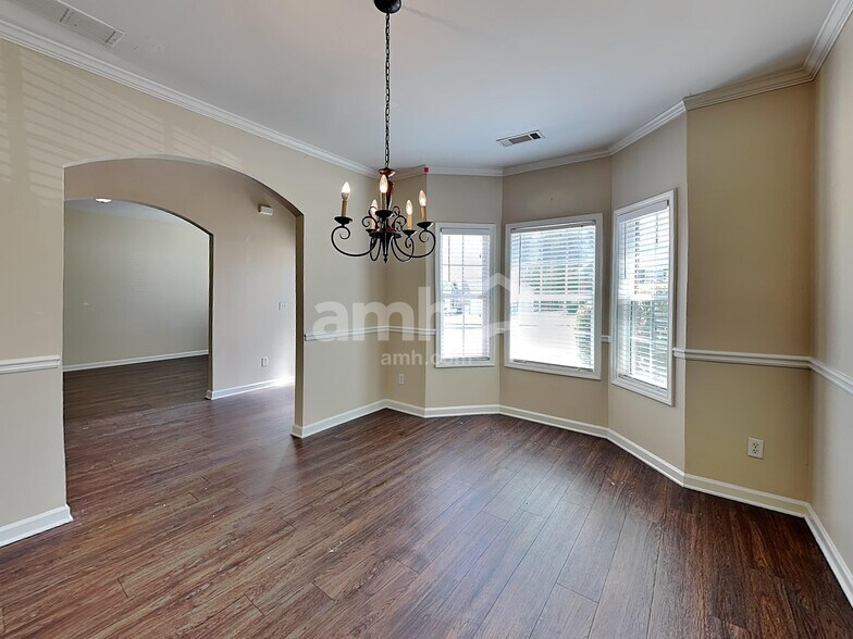 Building Photo - 5232 Lexmark Cir SW