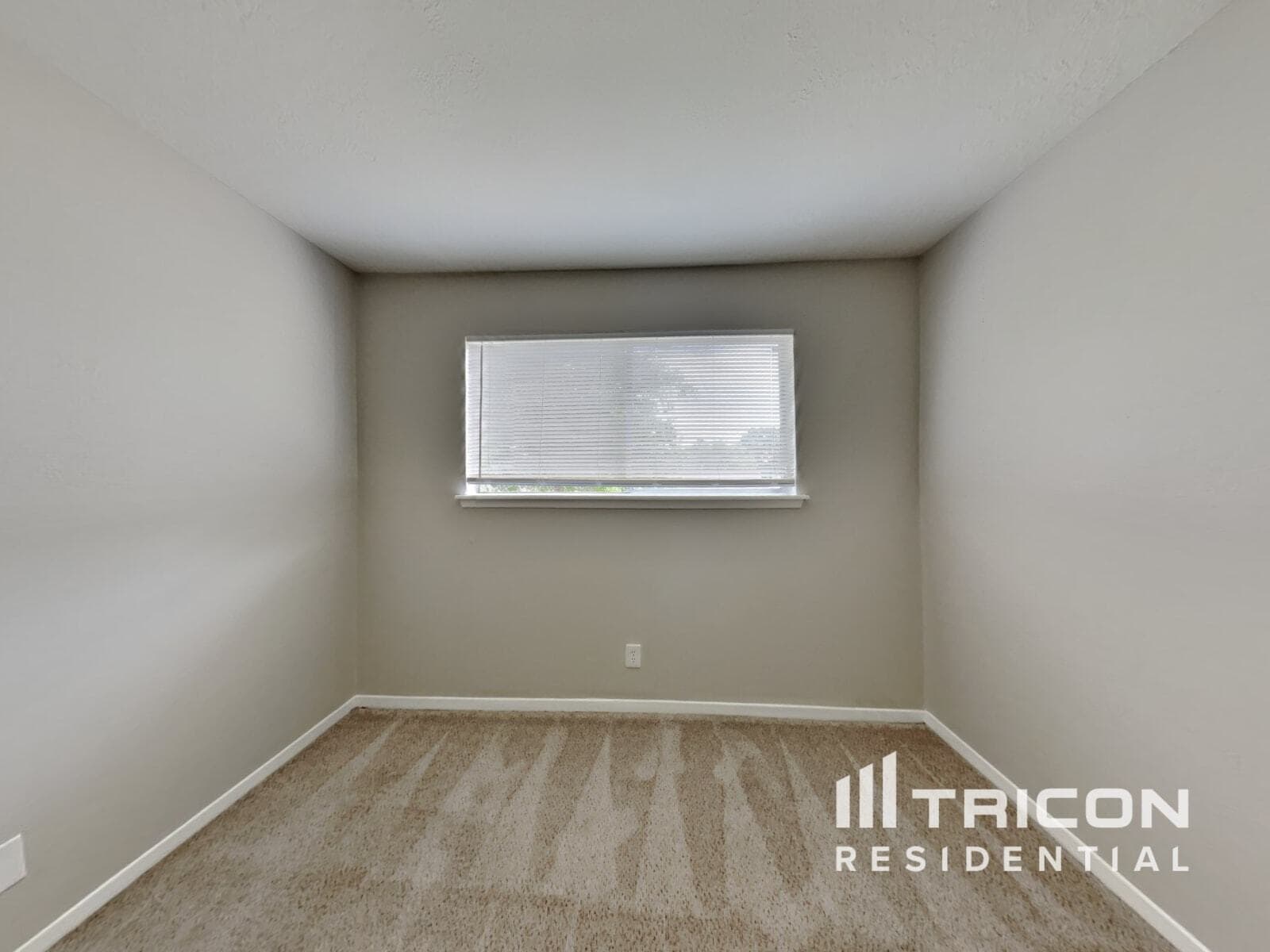 Building Photo - 24122 Spring Mill Ln