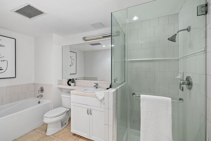 Building Photo - 850 Beech St