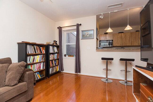 Primary Photo - 3534 10th St NW
