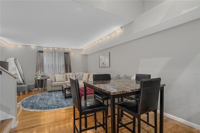 Building Photo - 3524 W Shore Rd