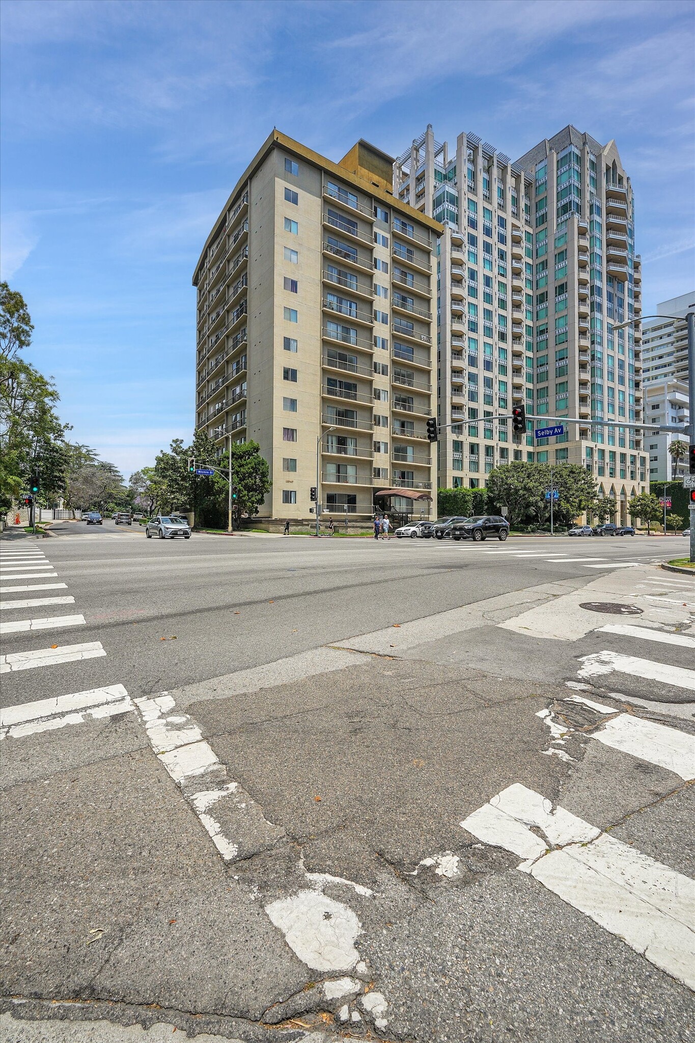 Building Photo - 10747 Wilshire Blvd
