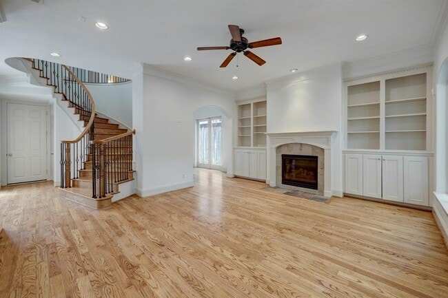 Building Photo - 5972 Inwood Dr