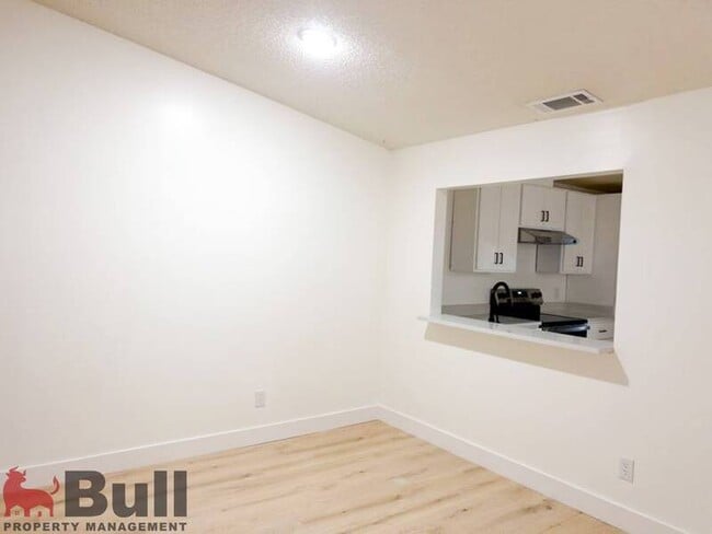Building Photo - 502 Derby Dr