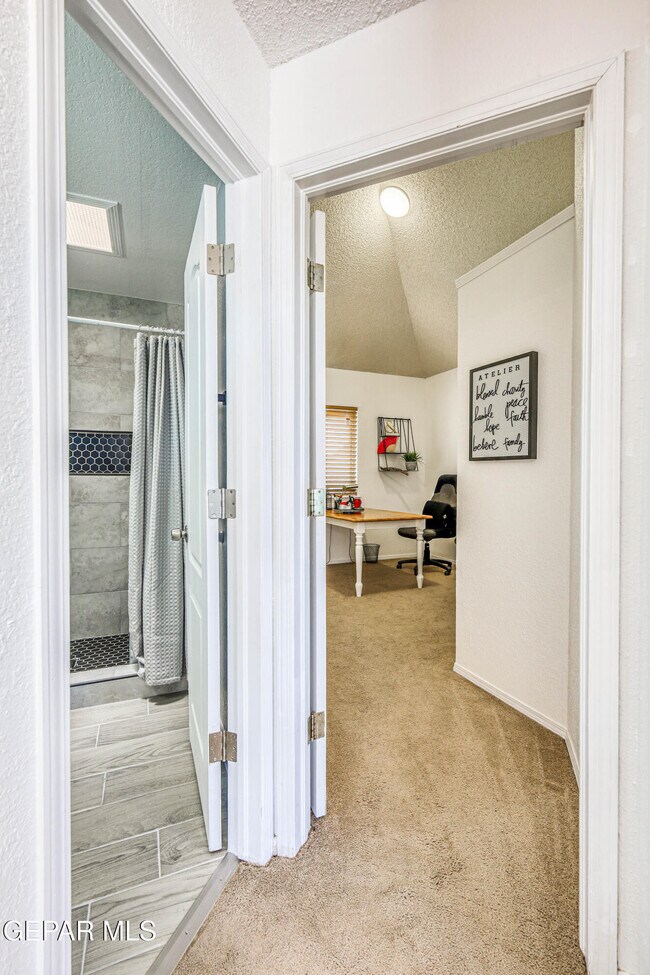Building Photo - 7333 Golden Hawk Dr