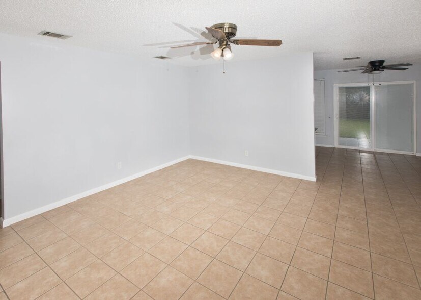 Building Photo - 6922 Foxside Ln