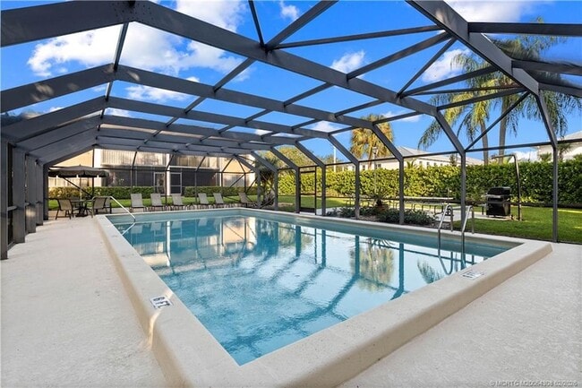 Building Photo - 4885 SE Capstan Ave