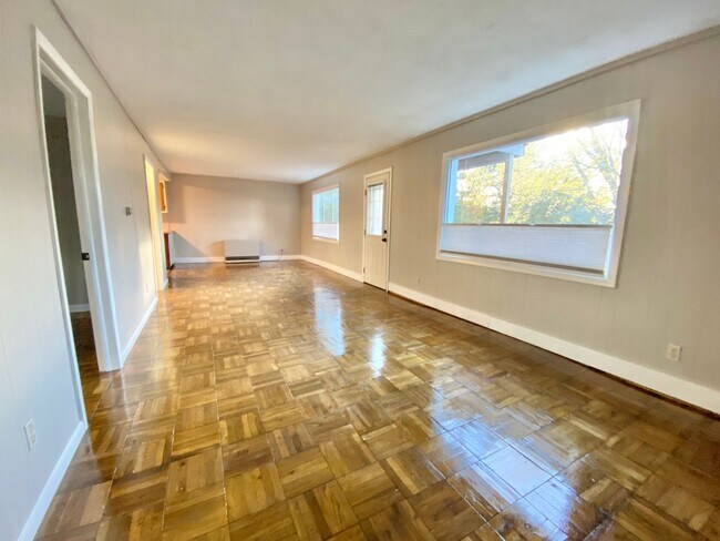 Primary Photo - 125 Station Rd