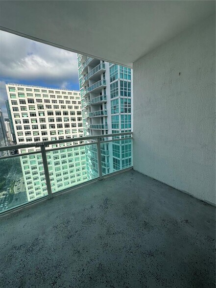 Building Photo - 951 Brickell Ave