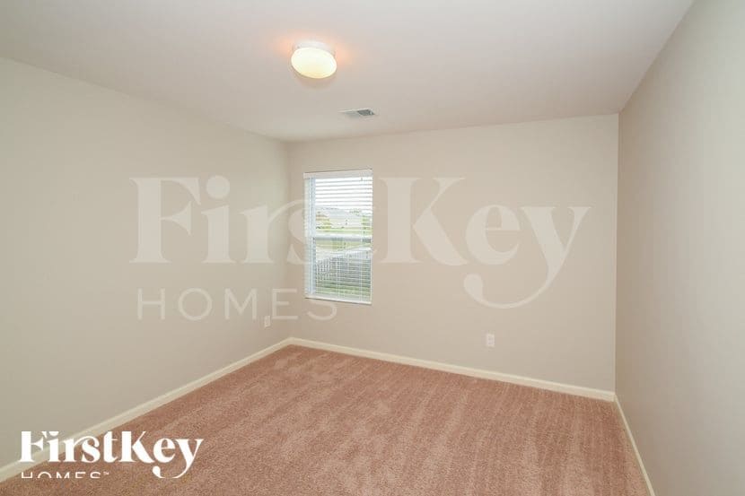 Building Photo - 166 Rosegate Dr