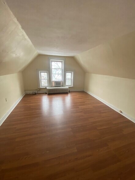 Building Photo - 219 Partridge St