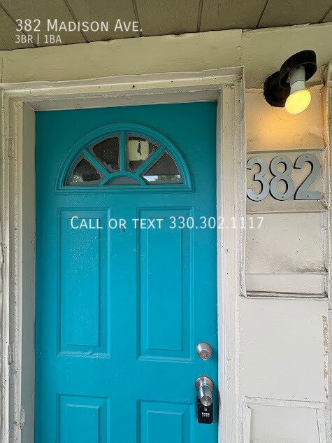 Building Photo - 382 Madison Ave