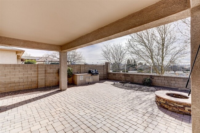 Building Photo - 4 bedroom, 2 bath Home in Quailwood