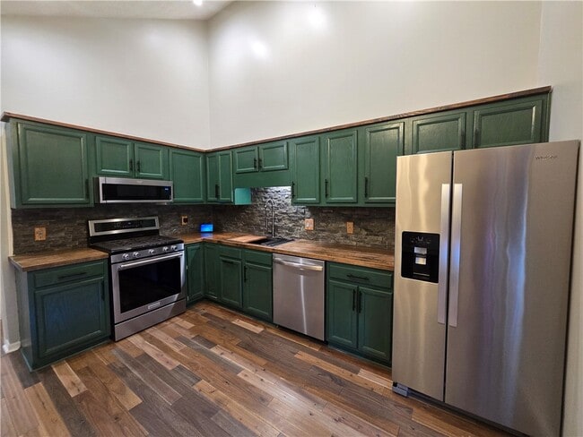Building Photo - 9 Hepatica Ln