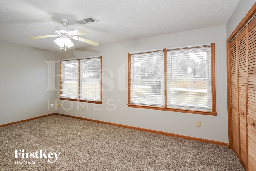 Building Photo - 72 Hickory Glen Way