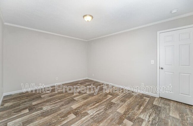 Building Photo - 1335 Oak Breeze Dr