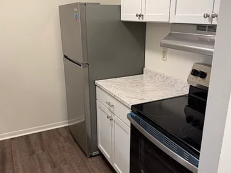 Building Photo - 3 Atram hall