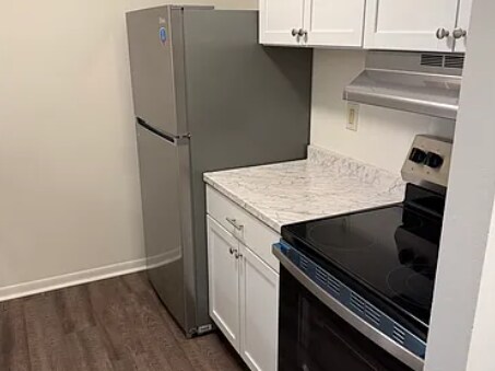 Building Photo - 3 Atram hall