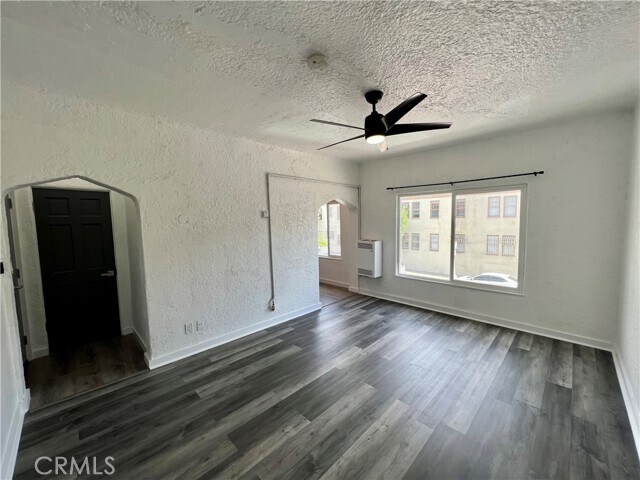 Primary Photo - 823 N Gower St