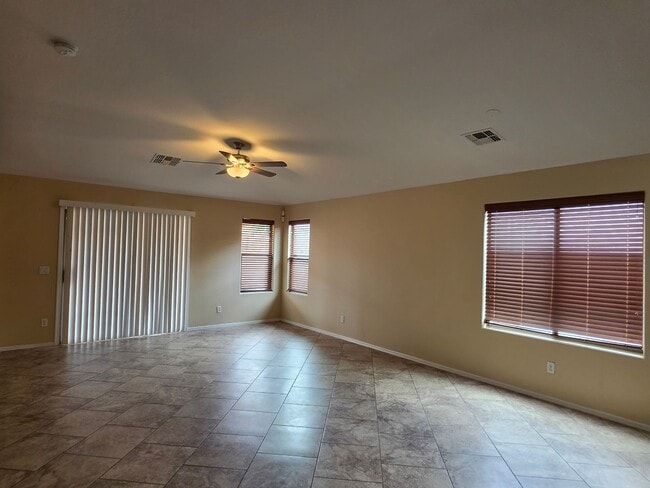 Building Photo - 7805 S 48th Ln