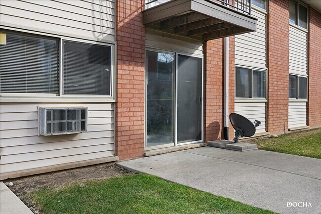 Building Photo - 706 Marilyn Ave