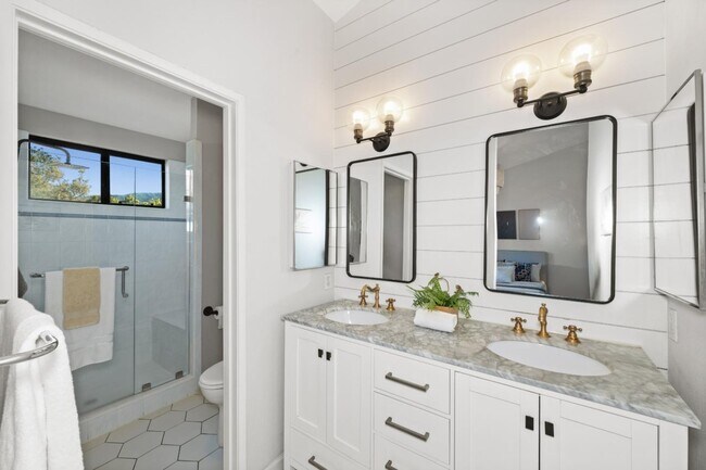 Building Photo - 1545 Camden Village Cir