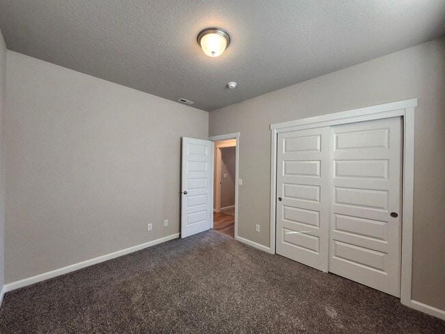 Building Photo - West Richland, where family-friendly living begins!