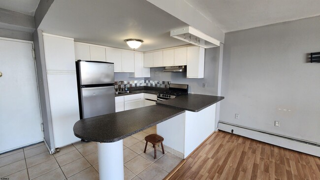Building Photo - 3817 Ventnor Ave