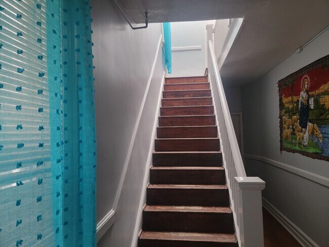 Building Photo - 291 Cator Ave
