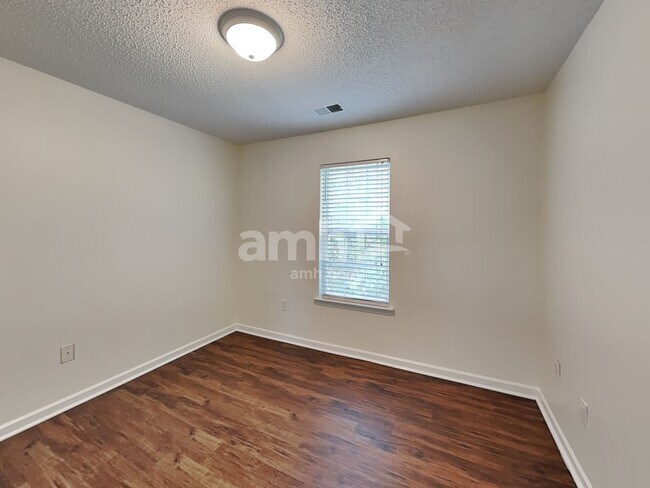 Building Photo - 155 Mott Rd