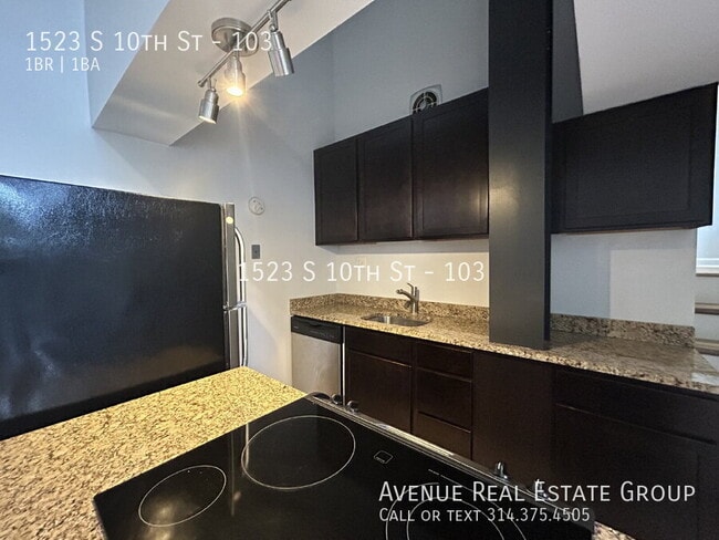 Building Photo - 1523 S 10th St