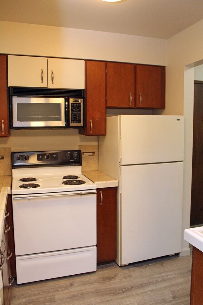 Building Photo - 6755-6755 SW Terri Ct