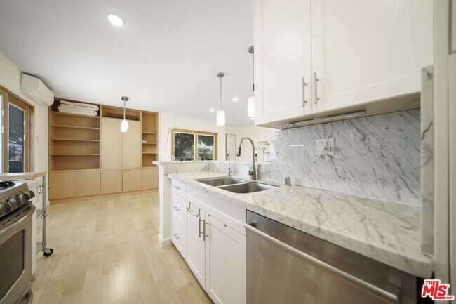 Building Photo - 302 Ashland Ave