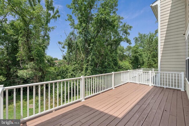 Building Photo - 10290 Greenspire Dr