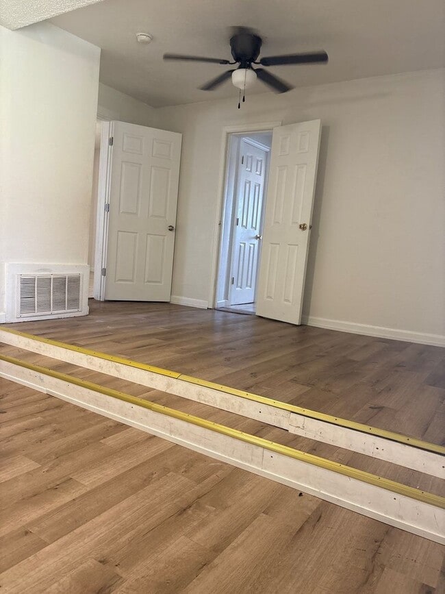 Building Photo - For Rent - Big Spring