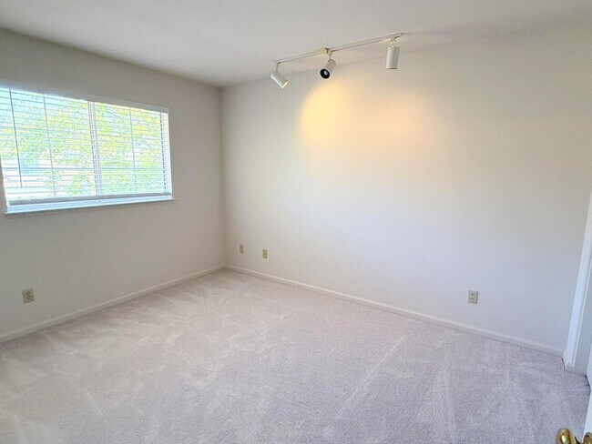 Building Photo - Terrific Danville Location Near Schools ! ...