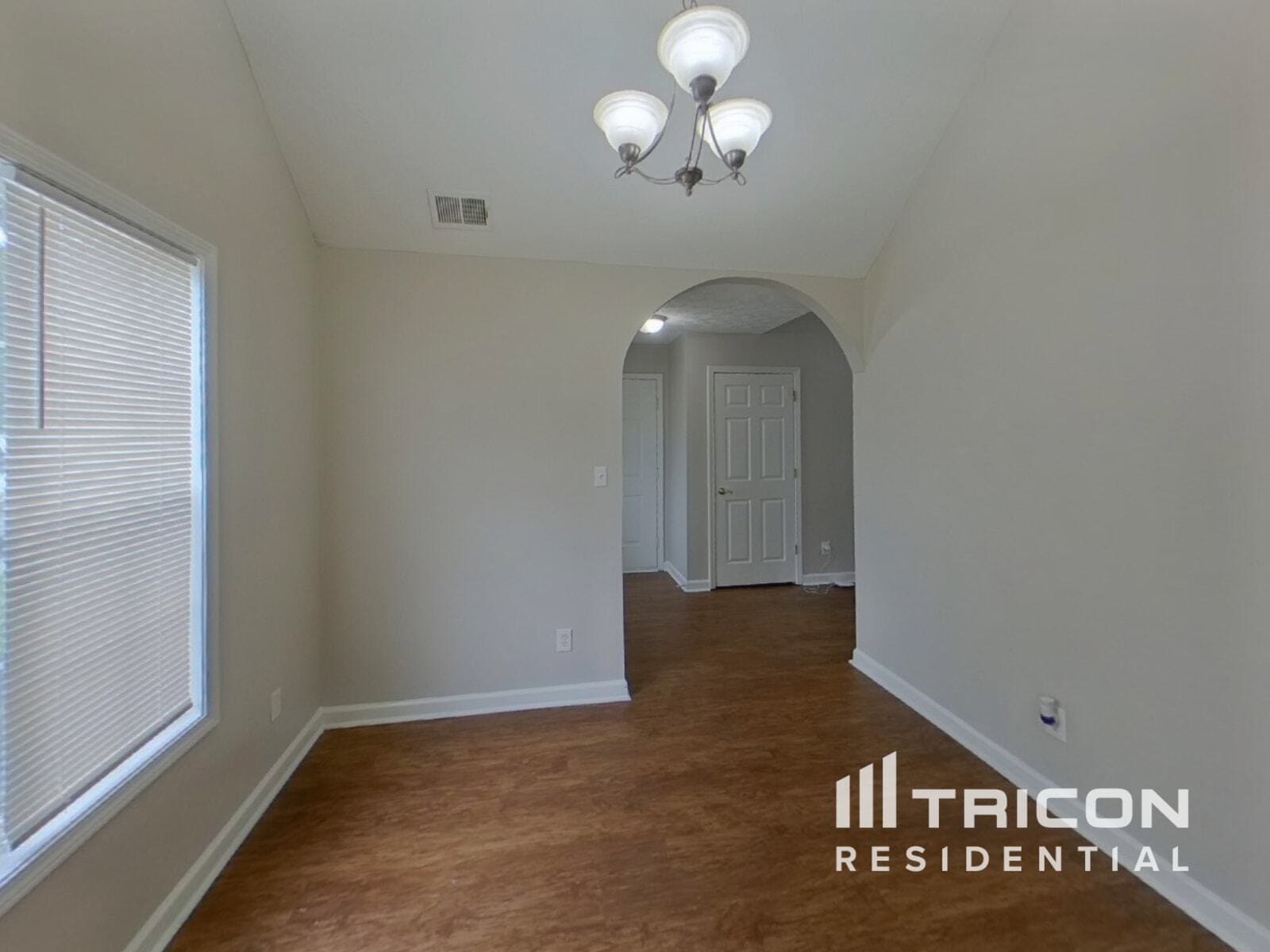 Building Photo - 408 Crested View Dr
