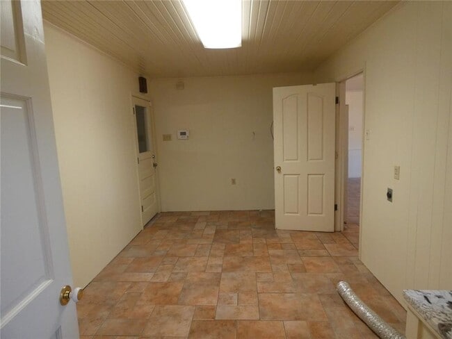 Building Photo - 1362 Beechwood Ln