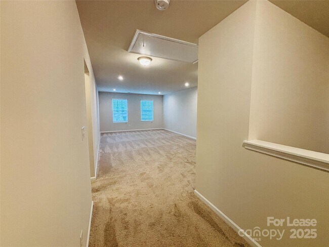 Building Photo - 3147 Cheyney Park Dr
